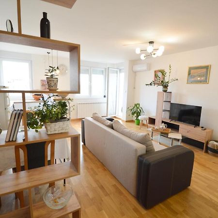 Shine24 - Spacious And Bright Apartment - New Novi Sad Esterno foto
