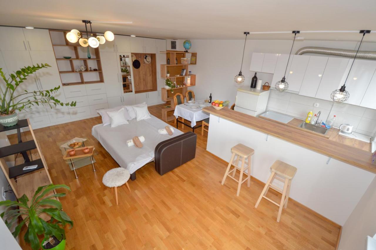 Shine24 - Spacious And Bright Apartment - New Novi Sad Esterno foto
