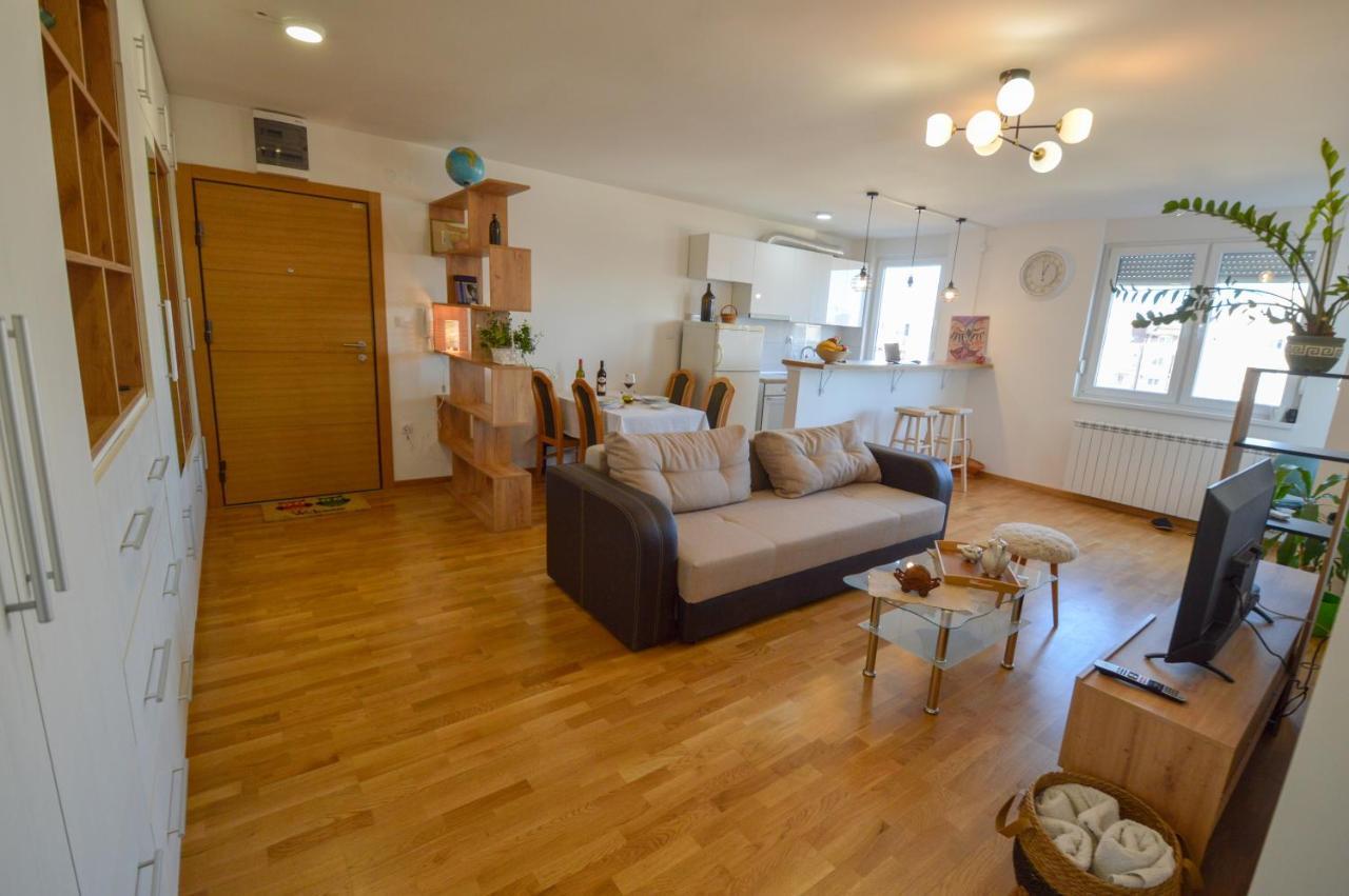 Shine24 - Spacious And Bright Apartment - New Novi Sad Esterno foto